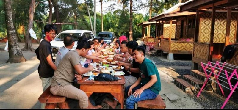 Pantai Camara * Rorahmakan