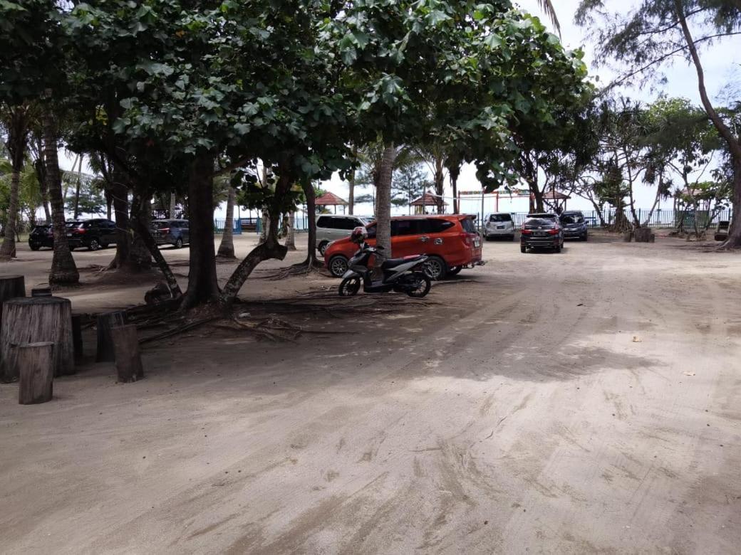 Pantai Camara Rorahmakan