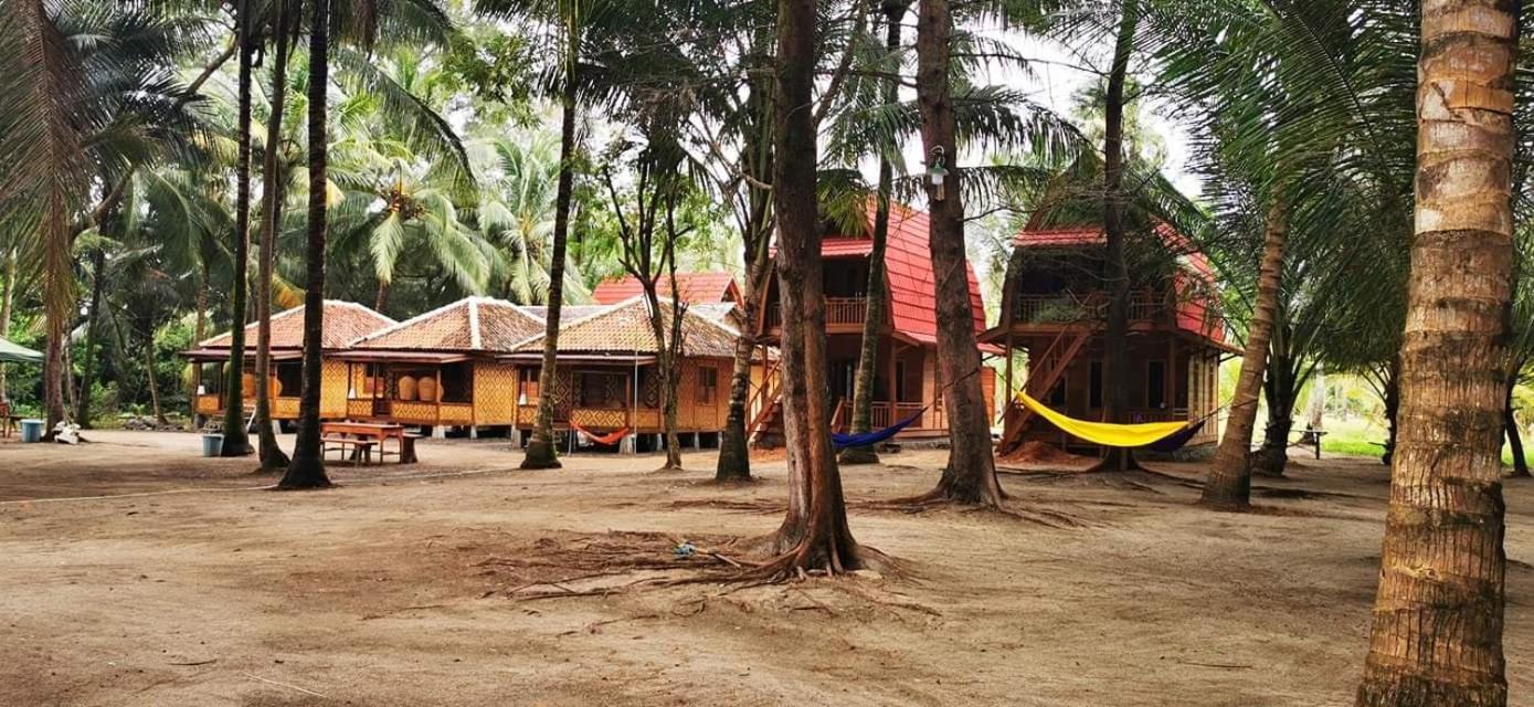 Pantai Camara * Rorahmakan