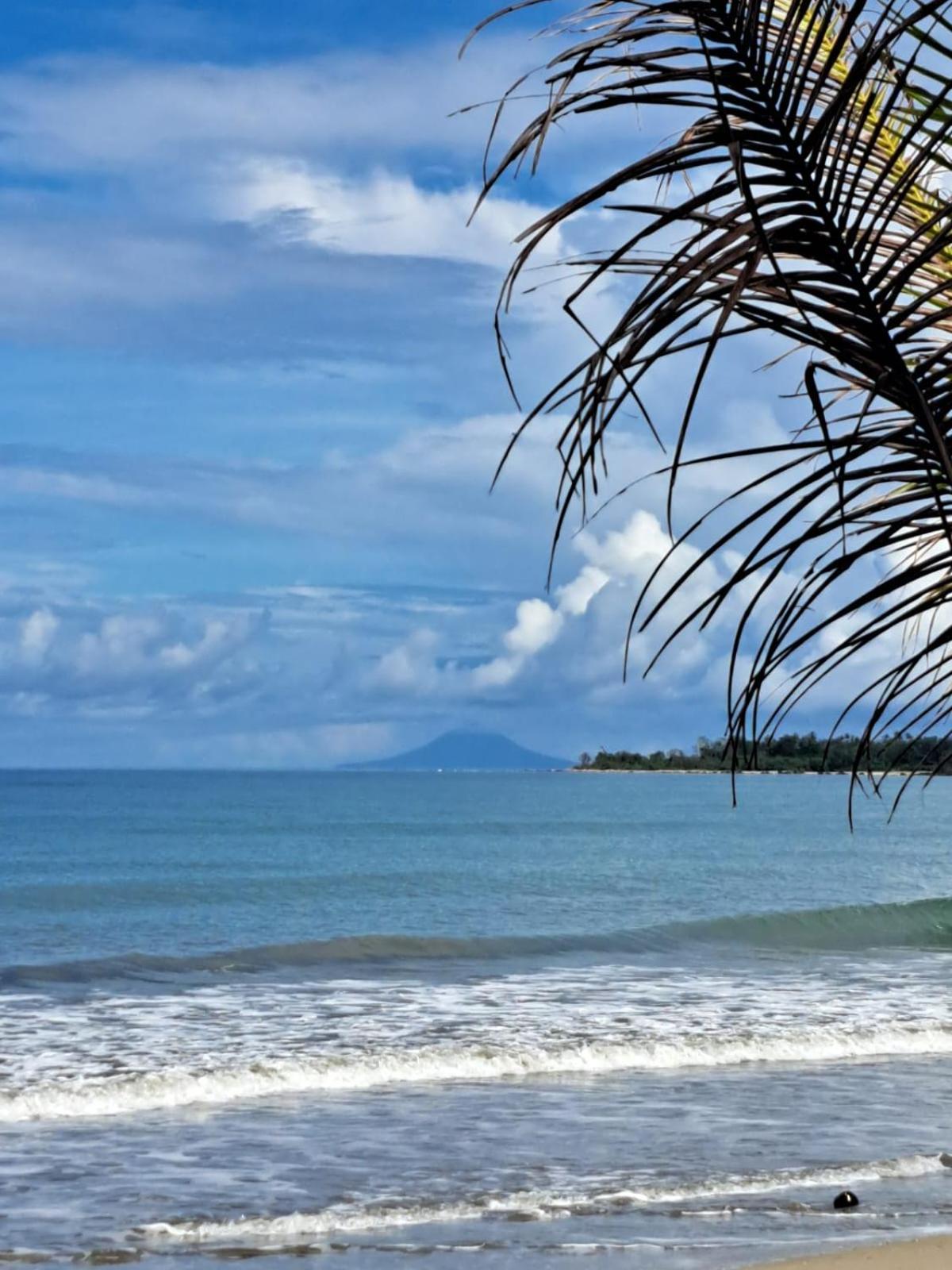Pantai Camara * Rorahmakan